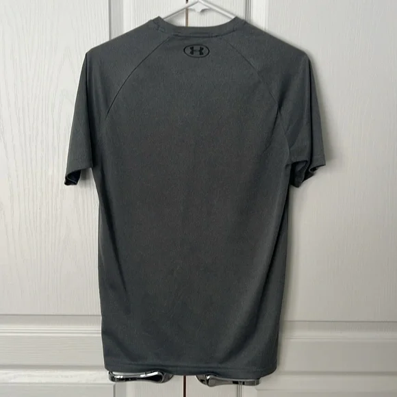Men’s under Armour light athletic T-shirt - Picture 3 of 3